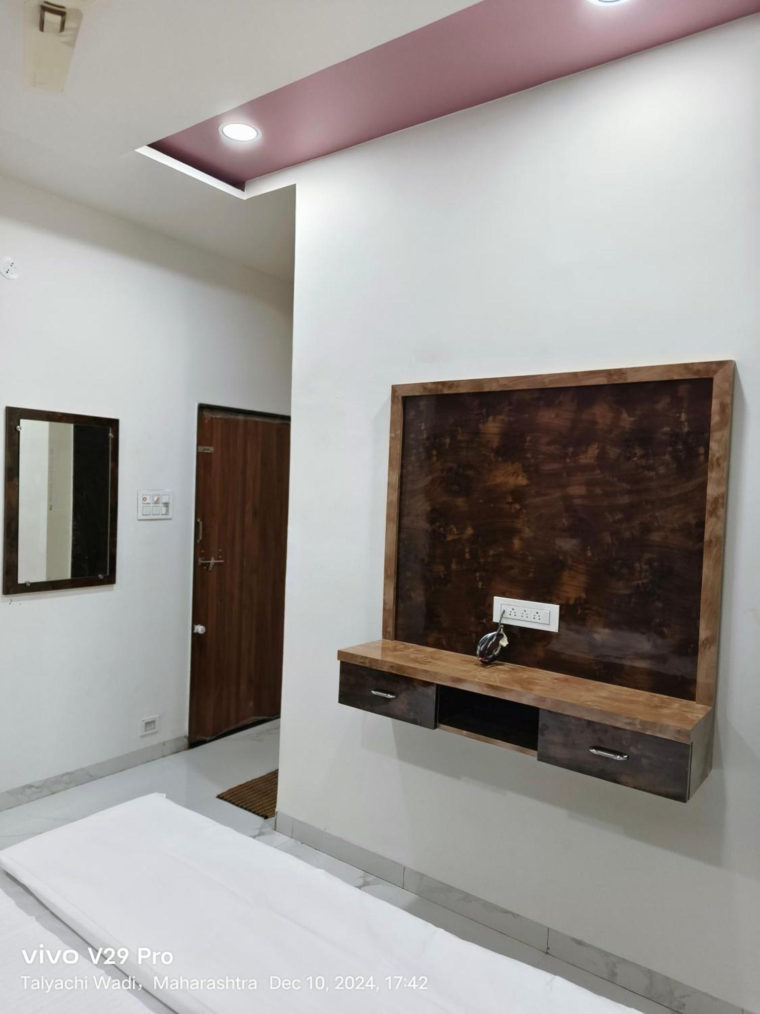 ホテル Shree Jyotirlinga Residency Ellora エクステリア 写真